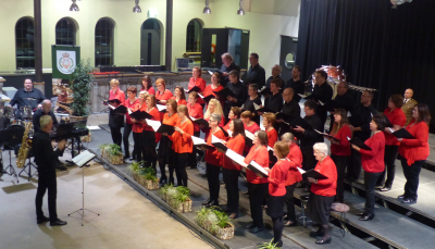 Ensemble Vocal VIVACE vu Käerjeng ënert der Leedung vum Ulric Evrard  . . . .(photo vum Chr. Parmentier)