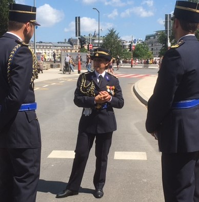 e gudde Kommando as di hallef Arbecht