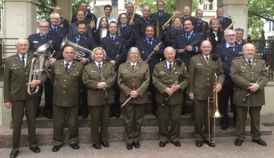 d´Garnisounsmusek huet zesumme mat der Douane´s Musek e Concert op der Plëss gespillt
