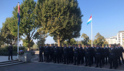 alles ward op di offiziell Zeremonie