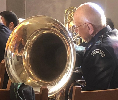 wann de Johny an daat Instrument bléist, da kënt eppes eräus