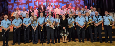 mir hu gemengt, mir missten nom Concert e "Gruppenbild mit Damen" maachen
