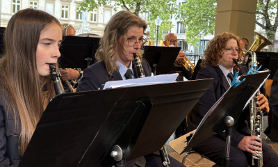 waat ginge mir maachen ouni eis Meedercher - d´Viviane spillt säin éischte Concert mat der Bassklarinett