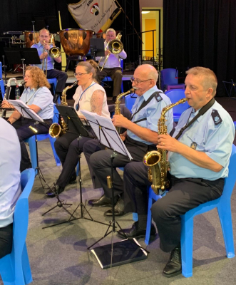 eis Saxophonen an d´Bassklarinett, einfach e flott Bild
