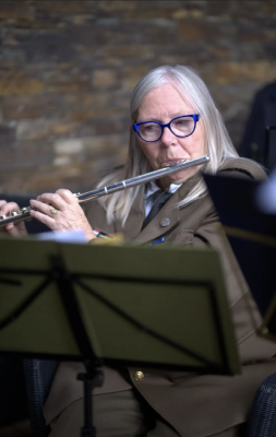 d´Margot huet hien wéi ëmer gutt  ënerstëtzt