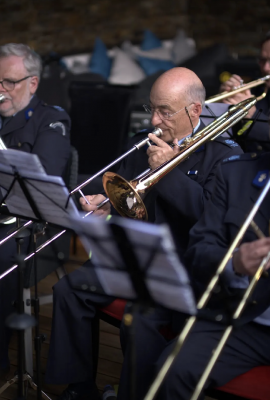 an den Dan mecht den Trio komplett