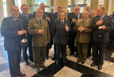 Gruppefoto op der Rezeptioun op der Gemeng