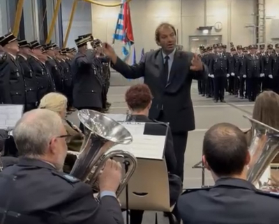 d´Feierlechkeete sin ofgeschloss gin mat der Heemecht, vun der Douane´s Musek gespillt, ëner der Leedung vum Thomas Graf