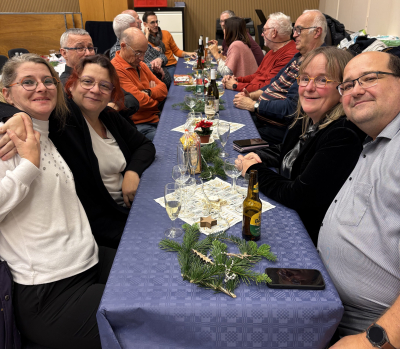 d´Musikante waren gudder Déng an hun an d´Kamera gekuckt