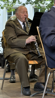 mat 86 Joer hiewt de Pier d´Moyenne vum Alter vun de Musikanten